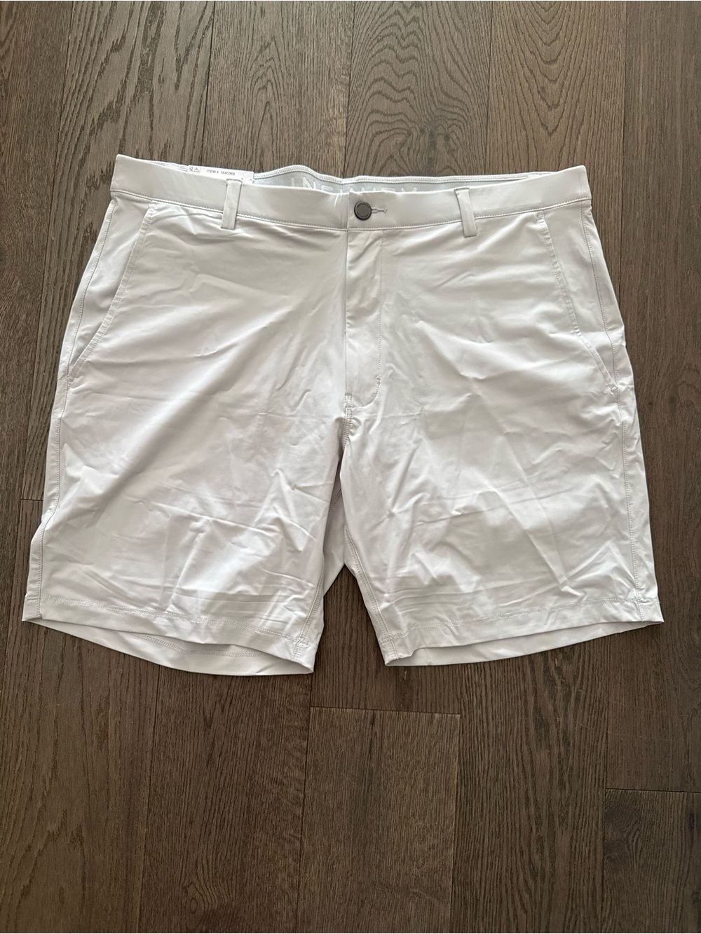 Infinity LinearFlex Light Gray Performance Shorts. NWT Men’s Size 40